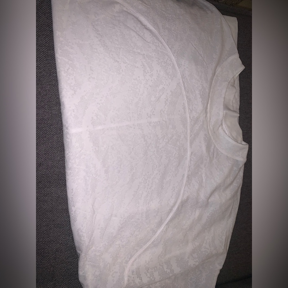 Lululemon t-shirt